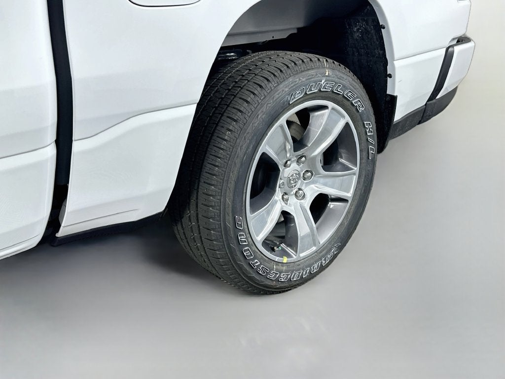 2027 RAM Ram 1500 RAM 1500 EXPRESS CREW CAB 4X4 5'7' BOX