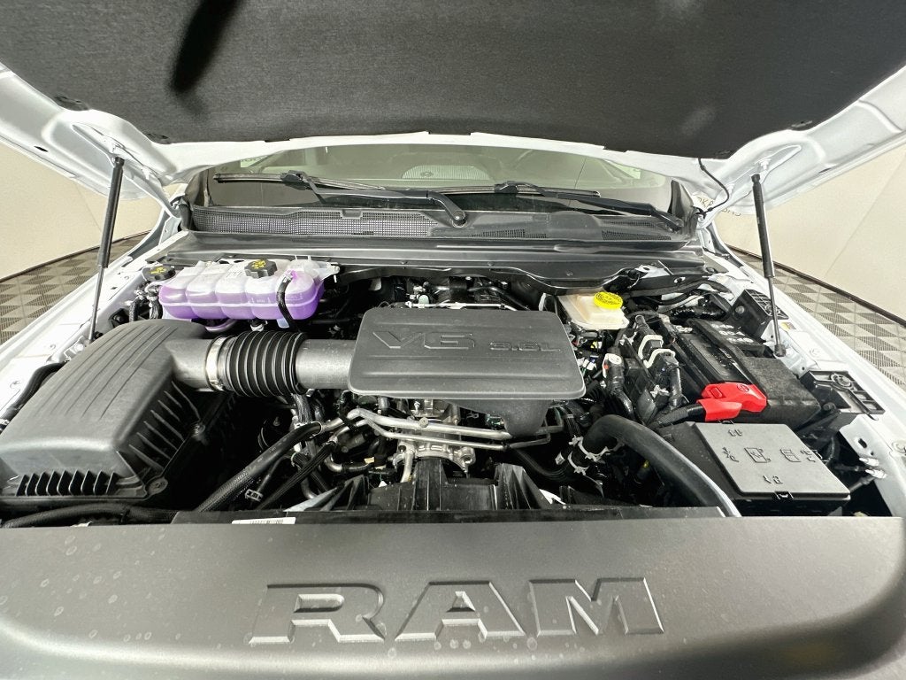 2027 RAM Ram 1500 RAM 1500 EXPRESS CREW CAB 4X4 5'7' BOX