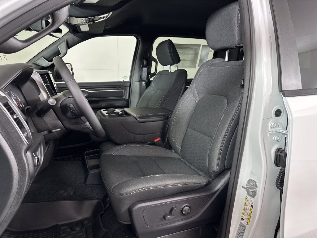 2027 RAM Ram 1500 RAM 1500 BIG HORN CREW CAB 4X4 5'7' BOX