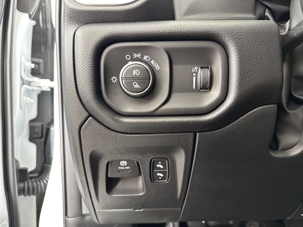2027 RAM Ram 1500 RAM 1500 BIG HORN CREW CAB 4X4 5'7' BOX