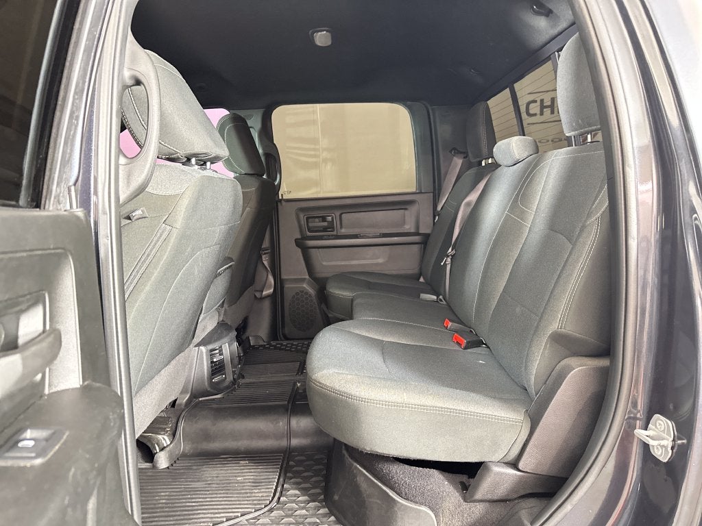 2022 RAM 2500 Tradesman Crew Cab 4x4 6'4' Box