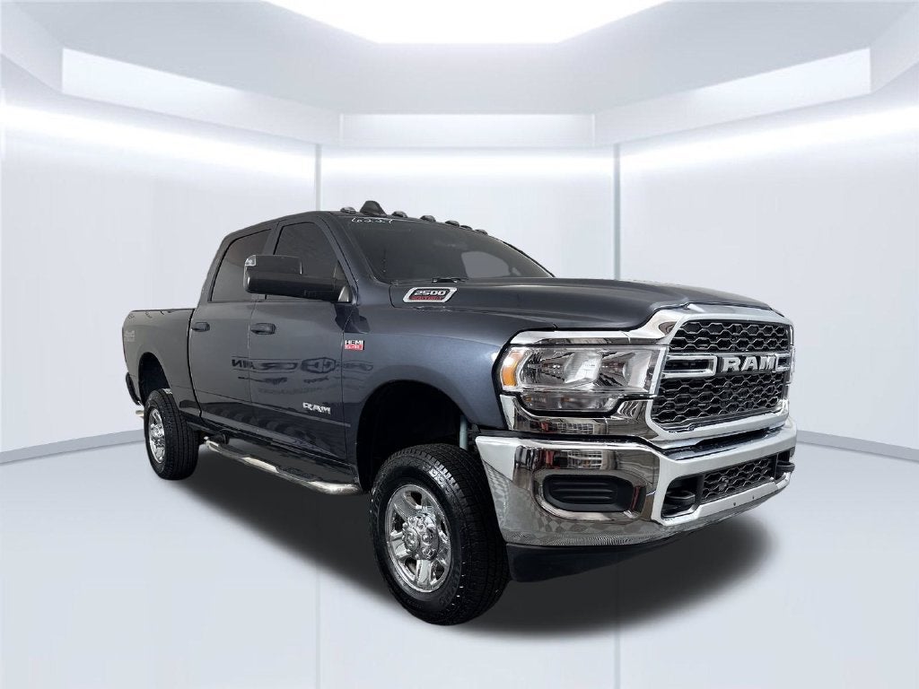2022 RAM 2500 Tradesman Crew Cab 4x4 6'4' Box