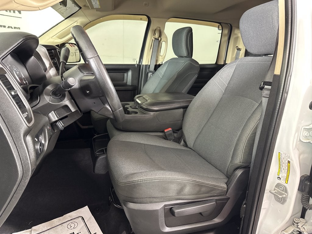 2020 RAM 2500 Tradesman Crew Cab 4x4 6'4' Box
