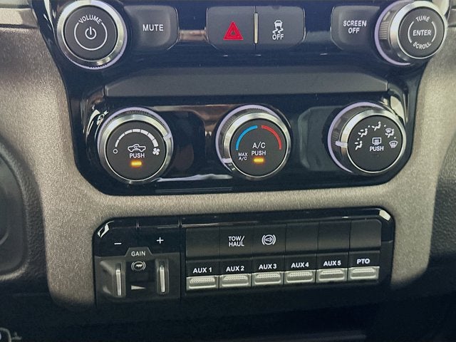 2026 RAM Ram 3500 Chassis Cab RAM 3500 TRADESMAN CREW CAB CHASSIS 4X4 60' CA