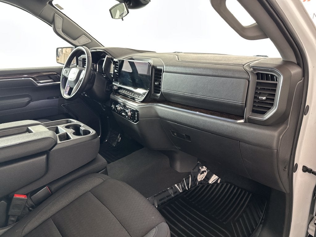 2024 GMC Sierra 1500 4WD Crew Cab Short Box Elevation with 3SB