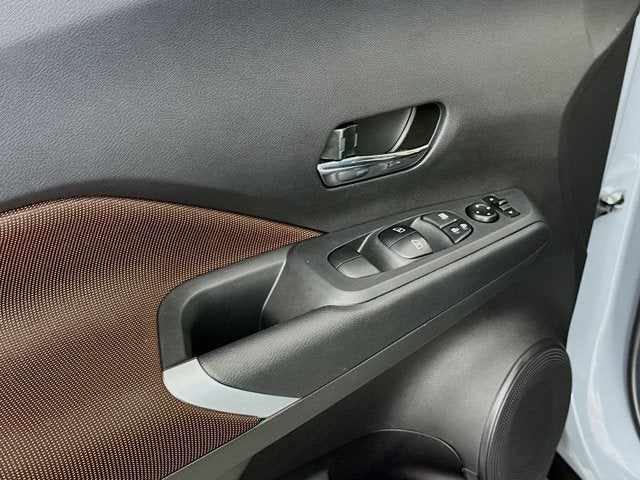 2024 Nissan Kicks SR Xtronic CVT