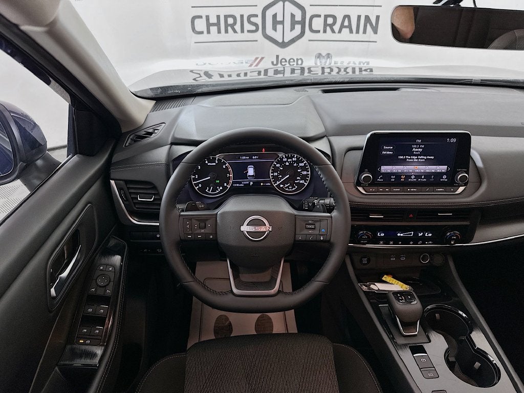 2025 Nissan Rogue SV FWD