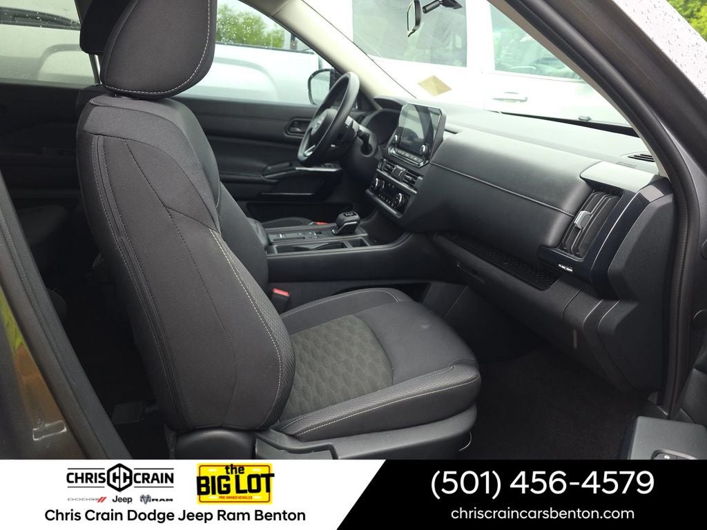 2024 Nissan Pathfinder S FWD