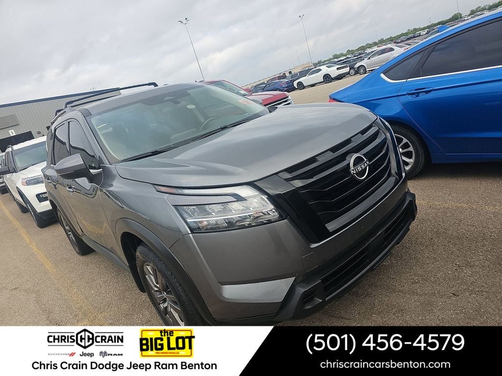 2022 Nissan Pathfinder SV