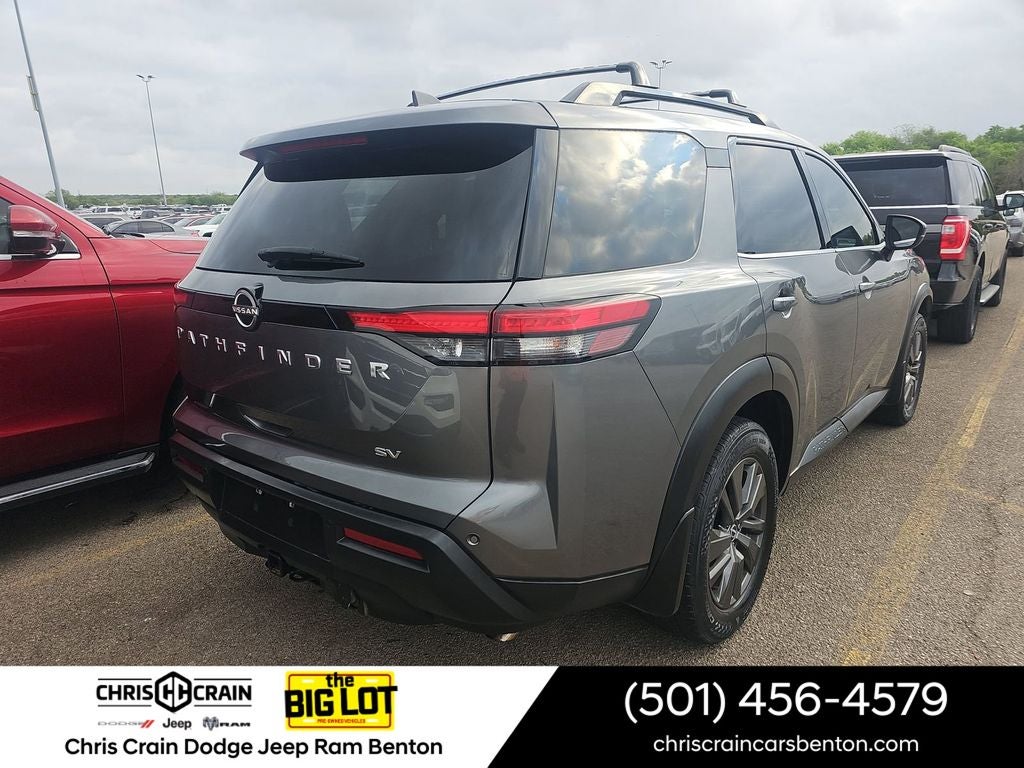 2022 Nissan Pathfinder SV