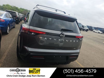 2022 Nissan Pathfinder SV