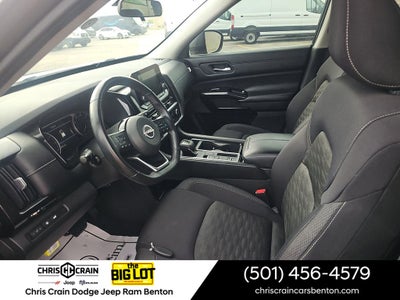 2022 Nissan Pathfinder SV