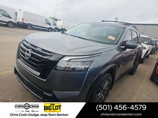 2022 Nissan Pathfinder SV