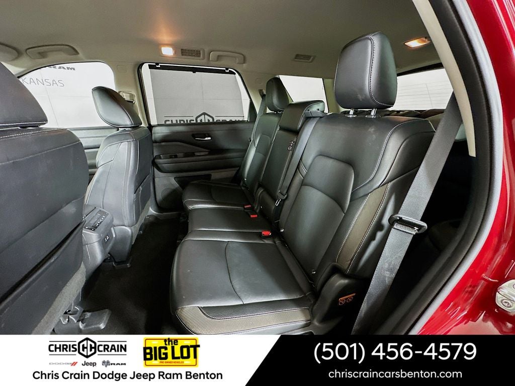 2024 Nissan Pathfinder SL FWD