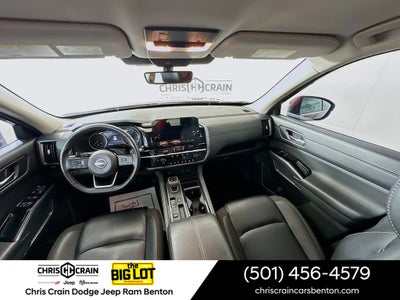 2024 Nissan Pathfinder SL FWD