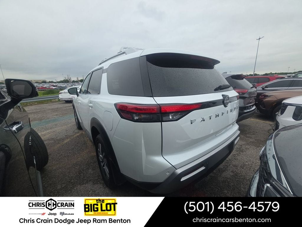2025 Nissan Pathfinder SL 4WD