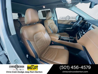 2023 Nissan Pathfinder Platinum 4WD