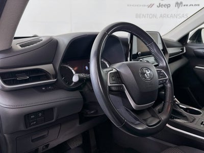 2024 Toyota Highlander LE