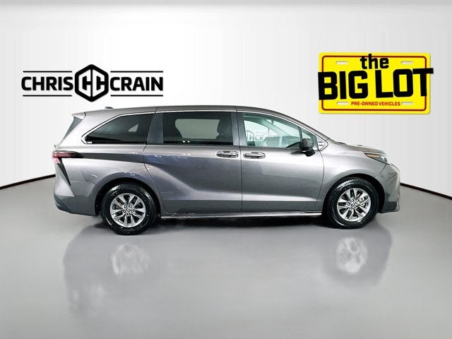 2024 Toyota Sienna LE