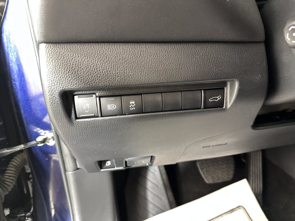 2024 Toyota Venza LE
