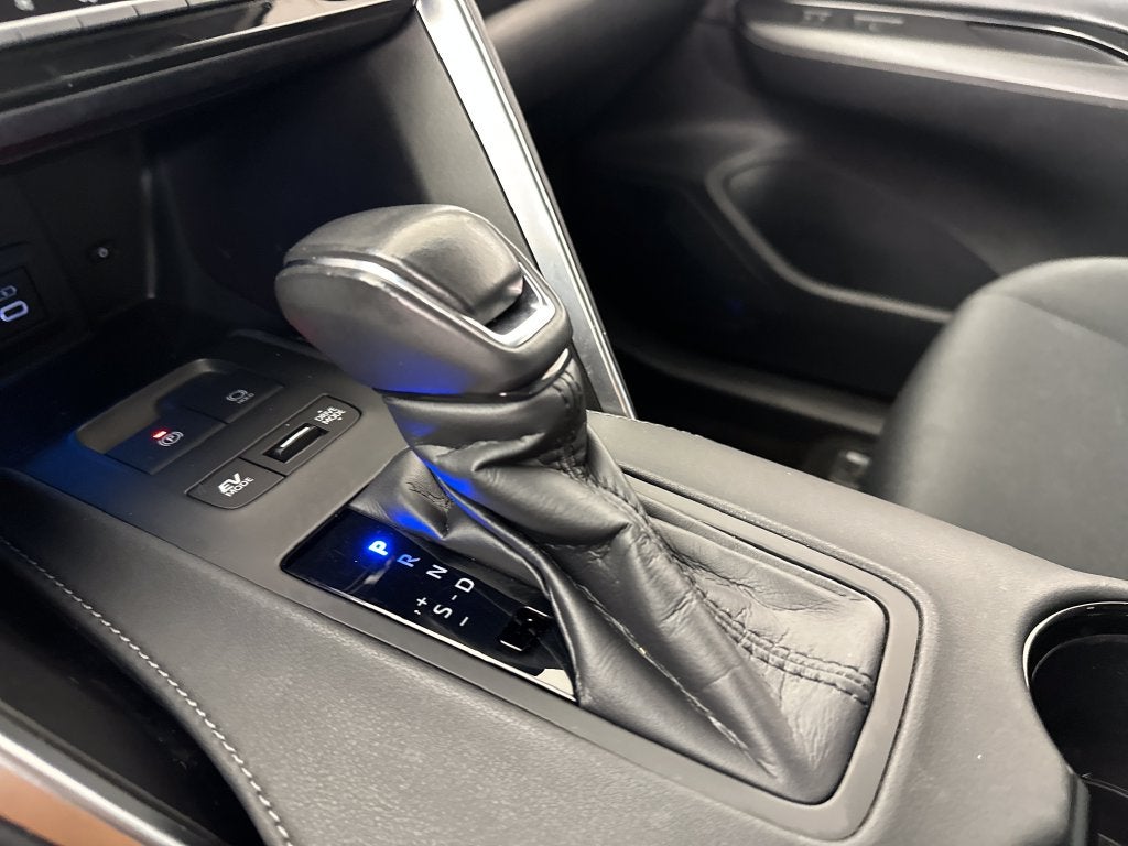 2024 Toyota Venza LE