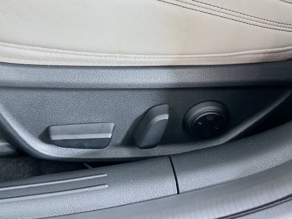 2023 Genesis G70 2.0T RWD