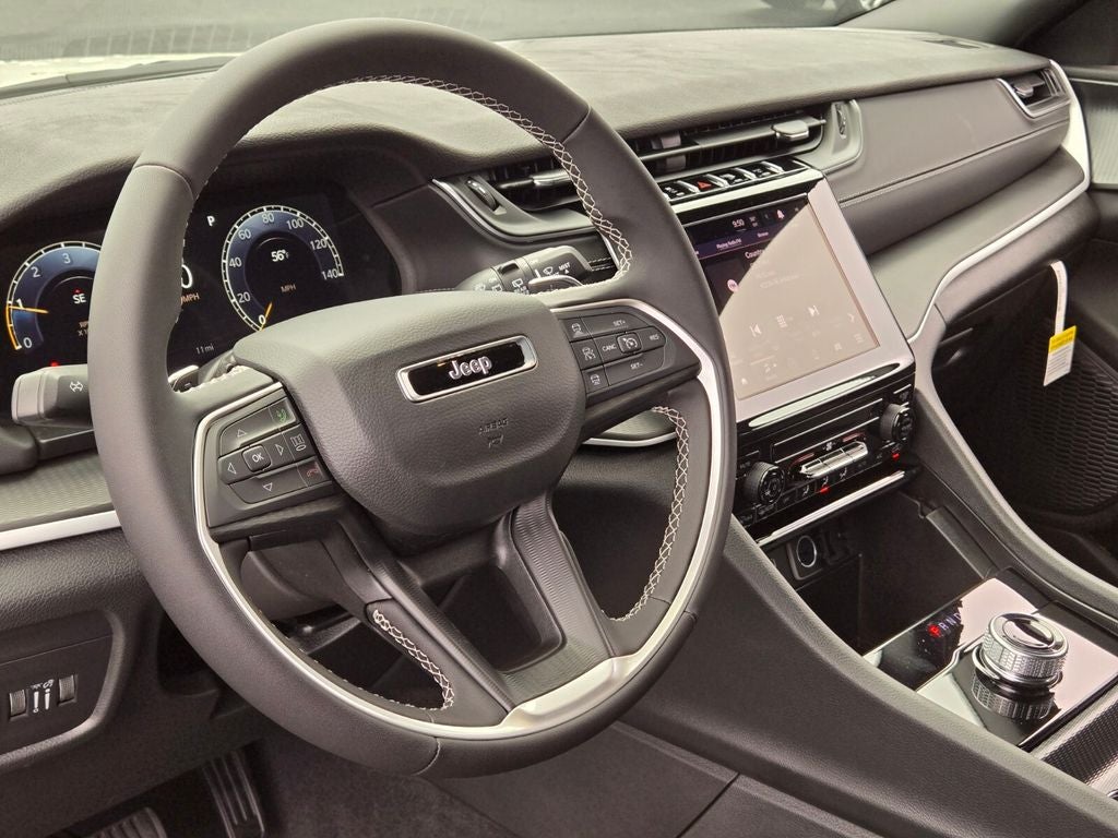 2025 Jeep Grand Cherokee GRAND CHEROKEE LAREDO X 4X2