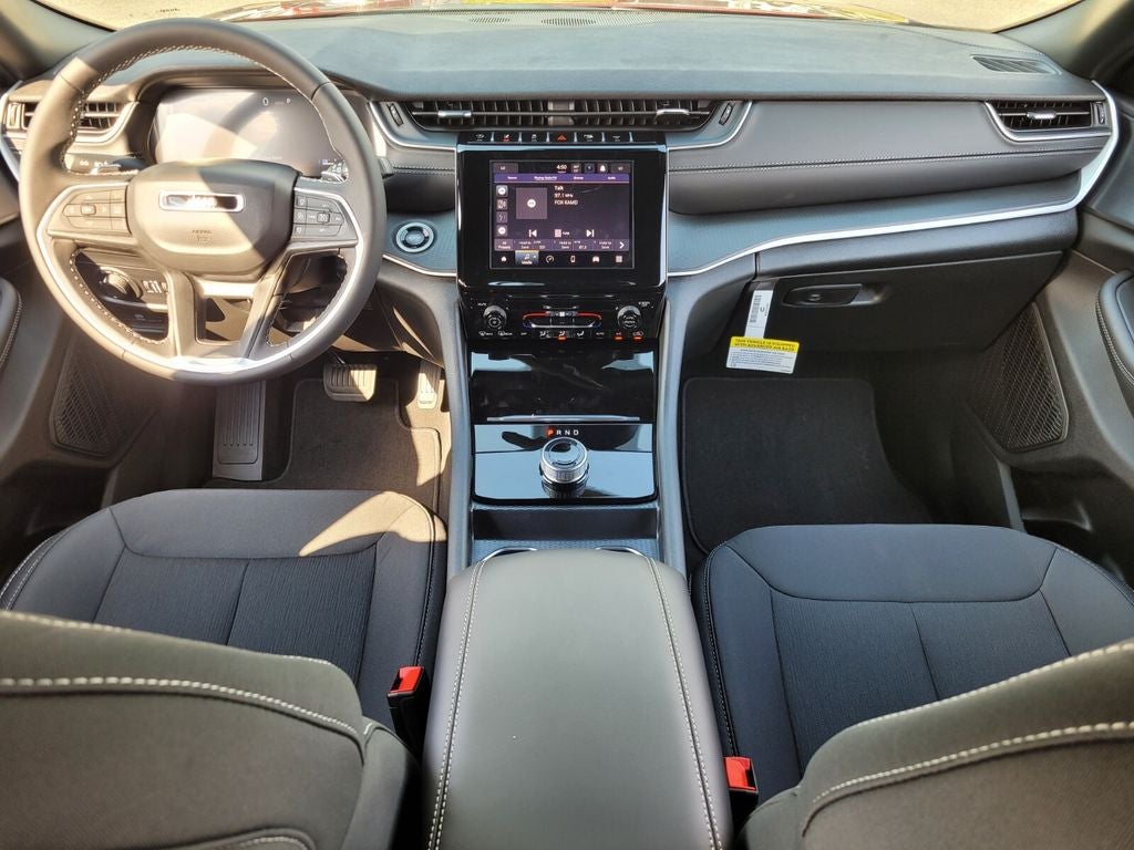 2025 Jeep Grand Cherokee GRAND CHEROKEE LAREDO 4X2