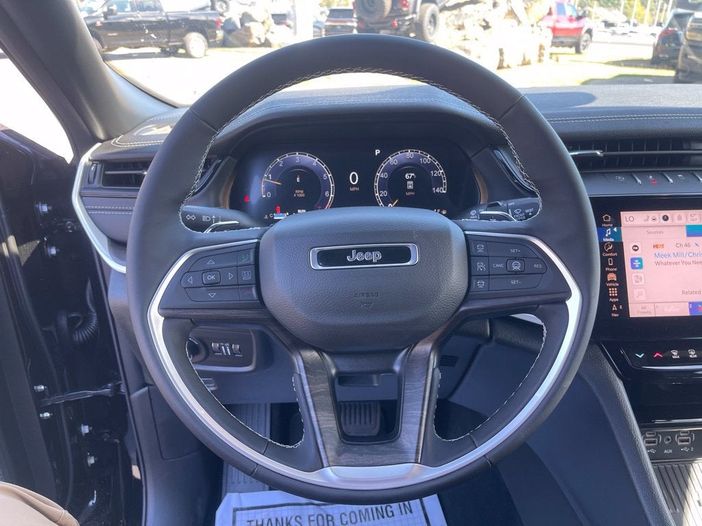 2027 Jeep Grand Cherokee GRAND CHEROKEE LAREDO ALTITUDE 4X2