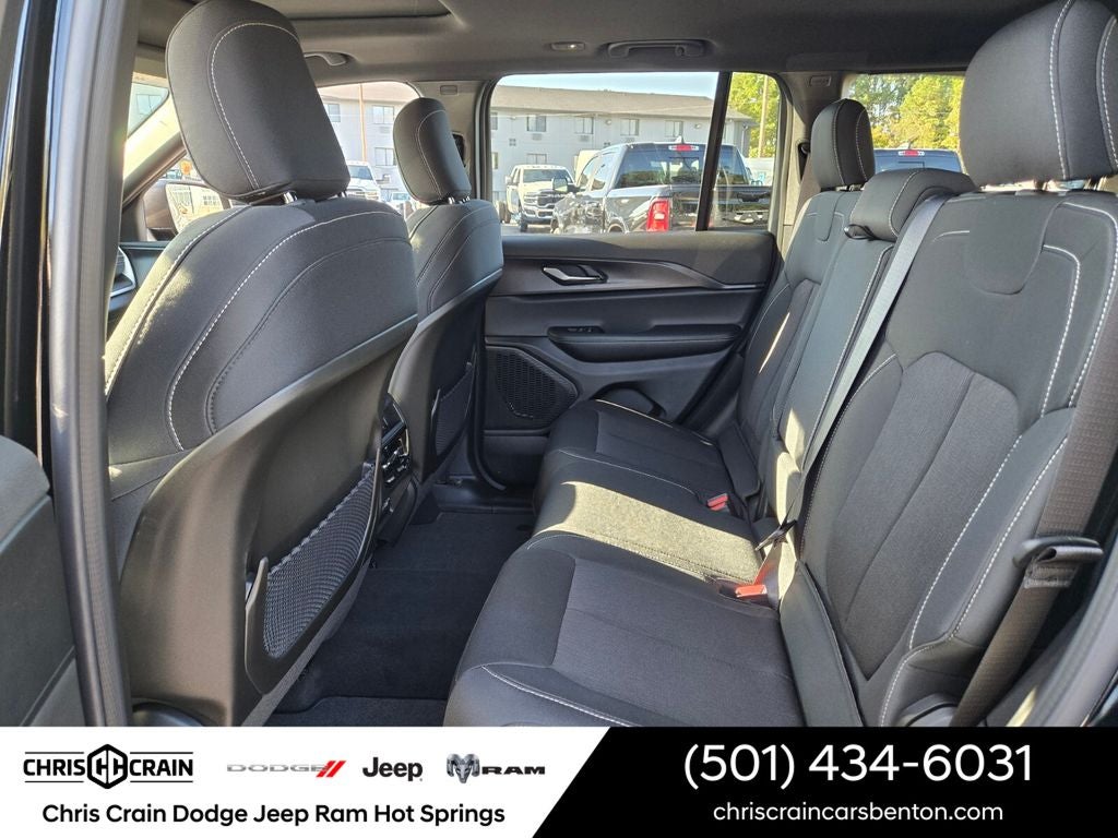 2025 Jeep Grand Cherokee GRAND CHEROKEE LAREDO X 4X4