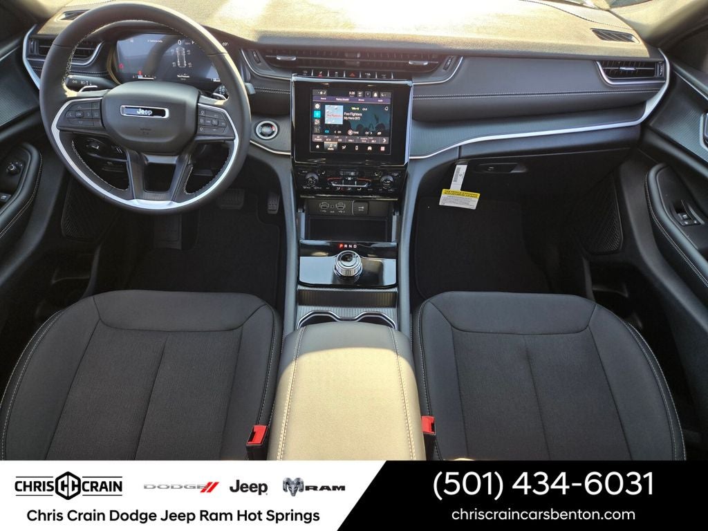 2025 Jeep Grand Cherokee GRAND CHEROKEE LAREDO X 4X4