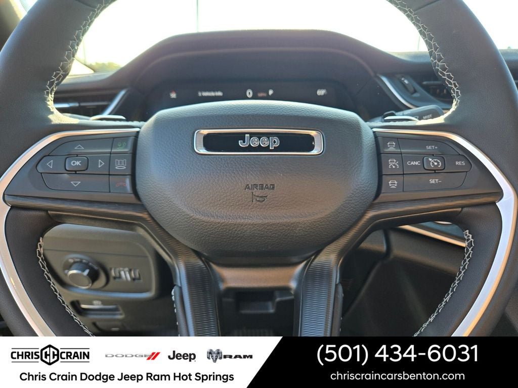 2025 Jeep Grand Cherokee GRAND CHEROKEE LAREDO X 4X4