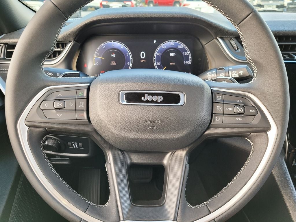 2025 Jeep Grand Cherokee GRAND CHEROKEE LAREDO X 4X4