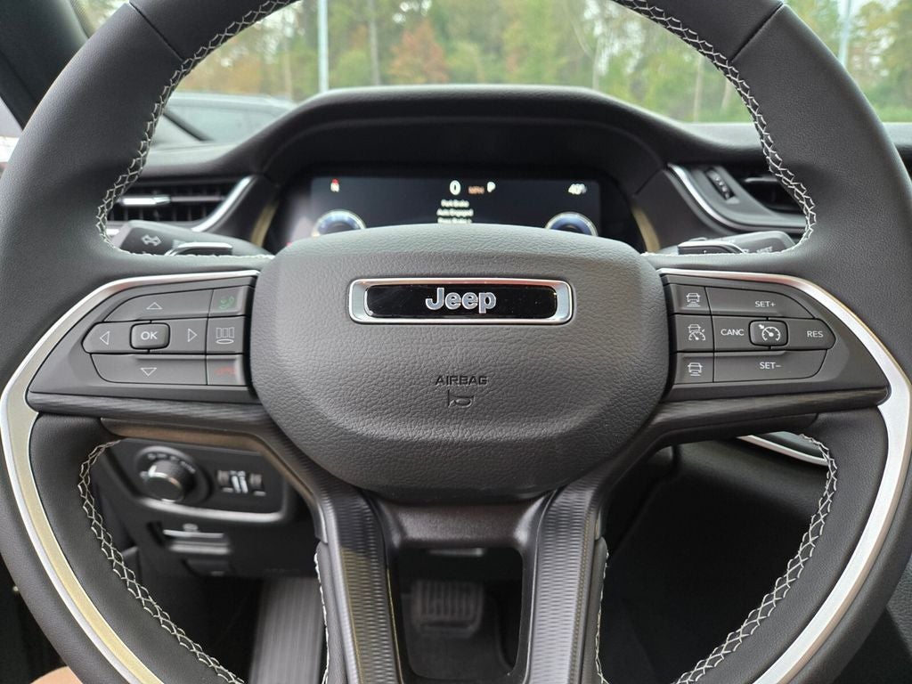 2025 Jeep Grand Cherokee GRAND CHEROKEE LAREDO X 4X4