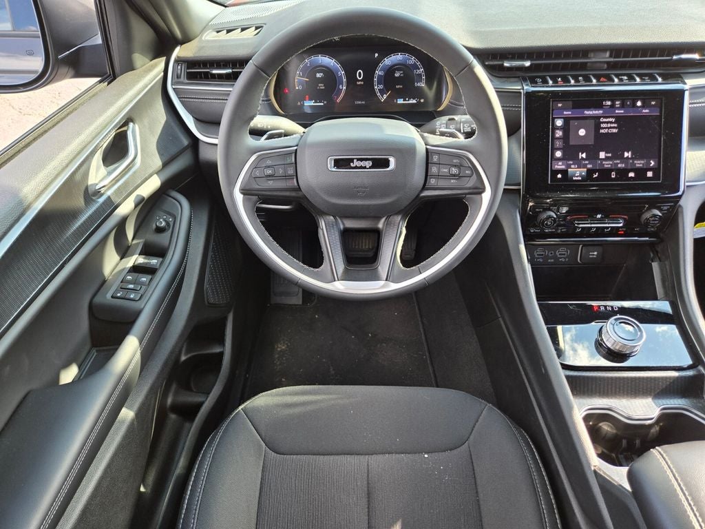 2025 Jeep Grand Cherokee GRAND CHEROKEE LAREDO X 4X4