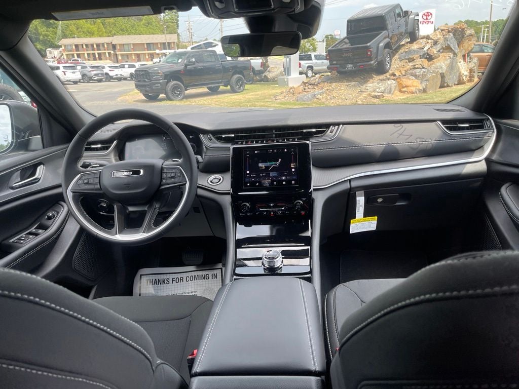 2026 Jeep Grand Cherokee GRAND CHEROKEE LAREDO 4X4