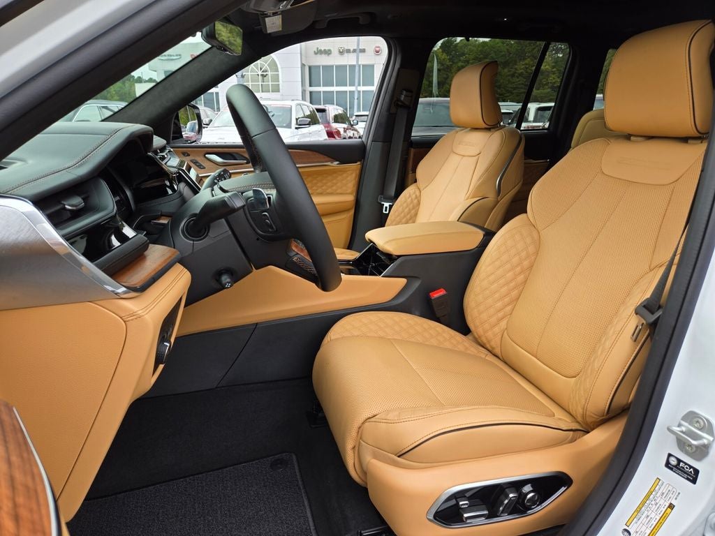 2025 Jeep Grand Cherokee GRAND CHEROKEE SUMMIT RESERVE 4X4