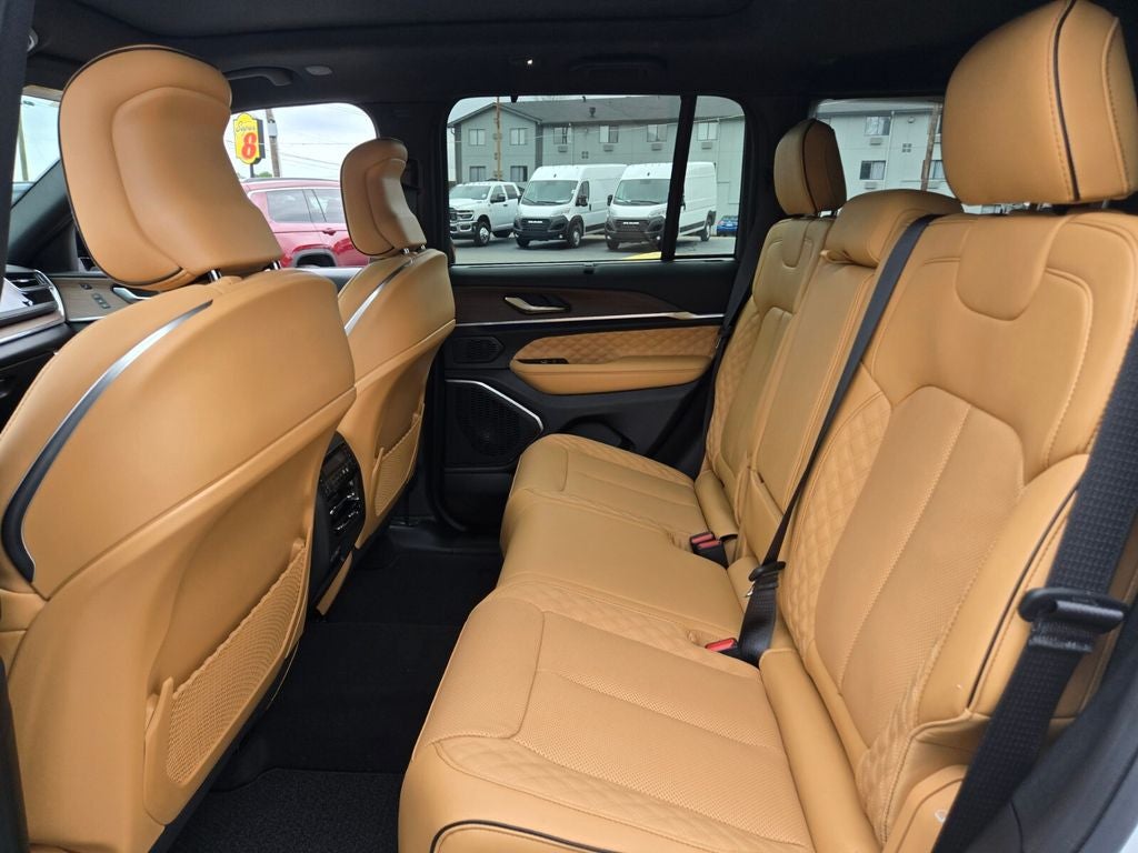 2025 Jeep Grand Cherokee Summit