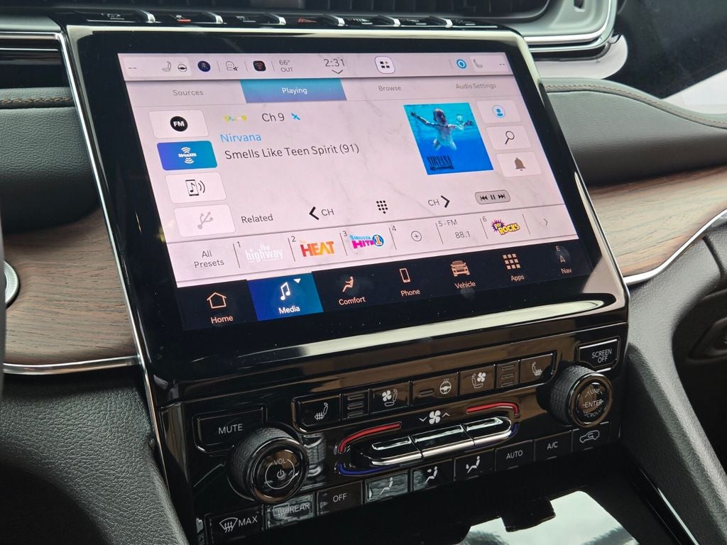 2025 Jeep Grand Cherokee Summit