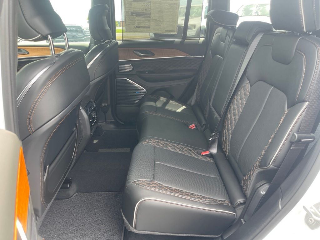 2026 Jeep Grand Cherokee GRAND CHEROKEE SUMMIT 4X4