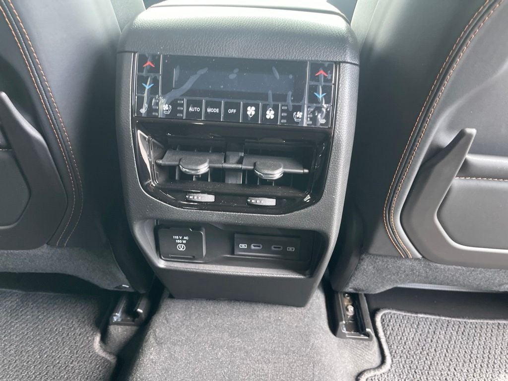 2026 Jeep Grand Cherokee GRAND CHEROKEE SUMMIT 4X4
