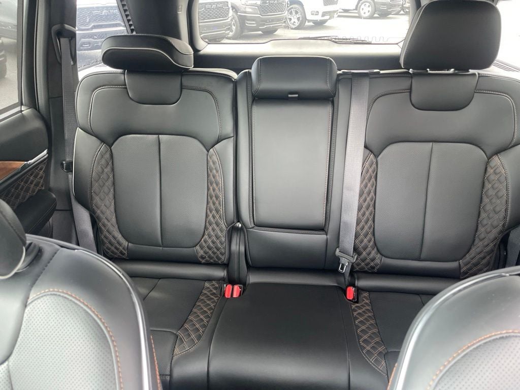 2026 Jeep Grand Cherokee GRAND CHEROKEE SUMMIT 4X4