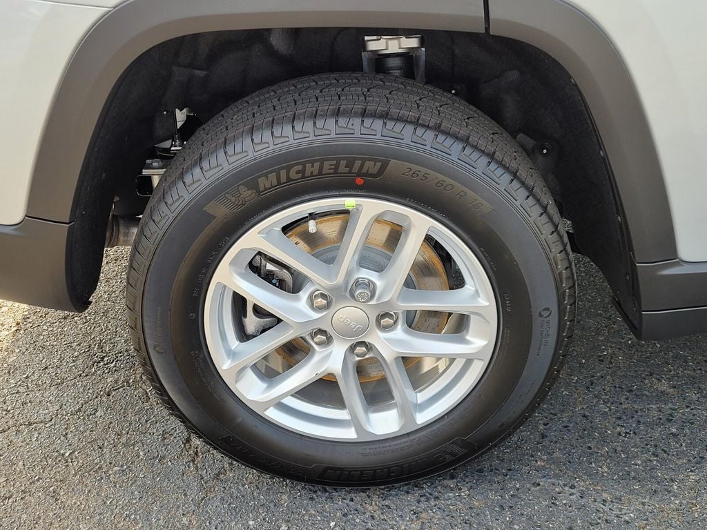 2025 Jeep Grand Cherokee GRAND CHEROKEE L LAREDO 4X2