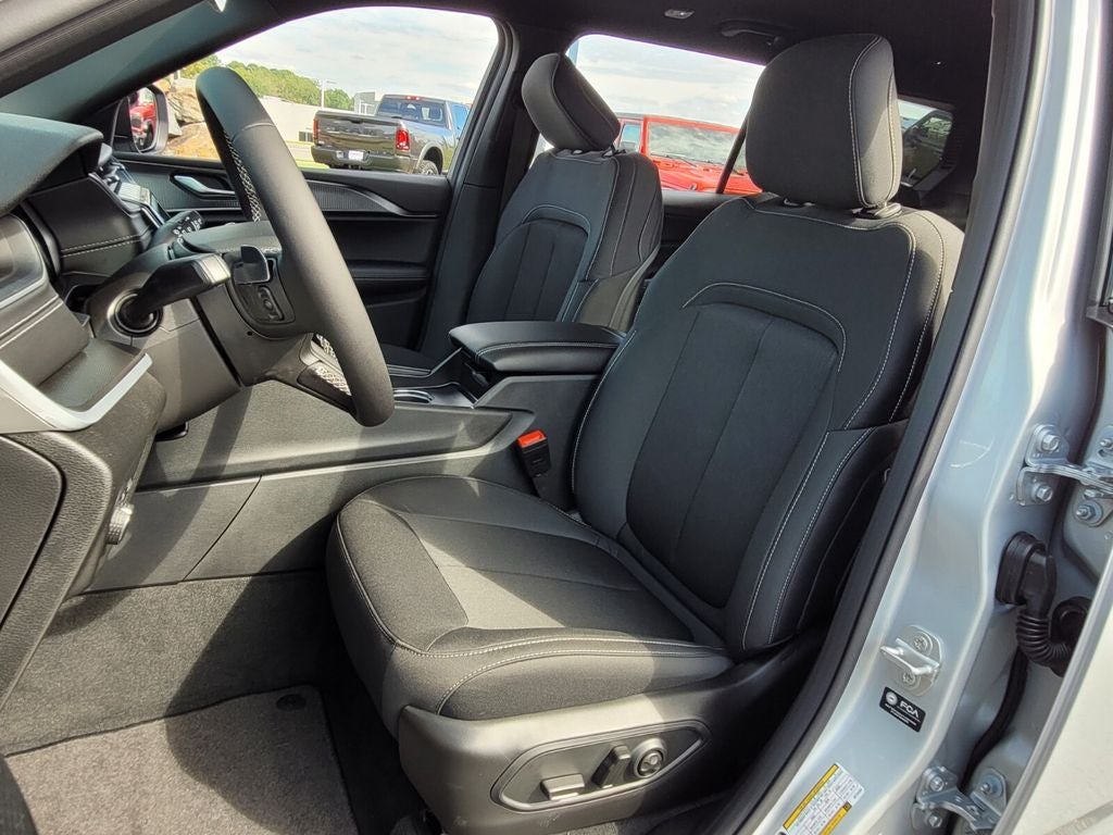 2025 Jeep Grand Cherokee GRAND CHEROKEE L LAREDO 4X2