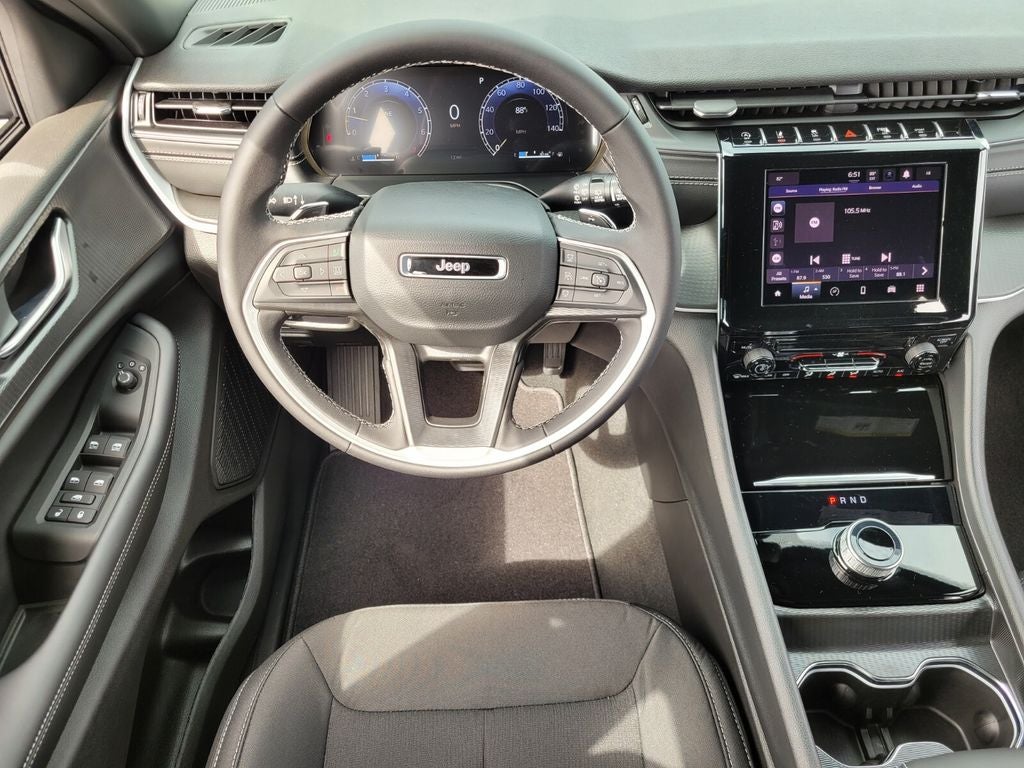 2025 Jeep Grand Cherokee GRAND CHEROKEE L LAREDO 4X2