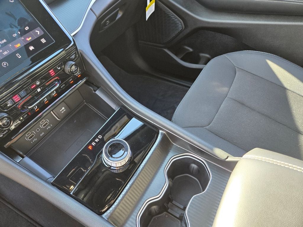 2025 Jeep Grand Cherokee GRAND CHEROKEE L LAREDO X 4X4