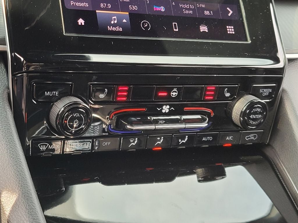 2025 Jeep Grand Cherokee GRAND CHEROKEE L LAREDO X 4X4