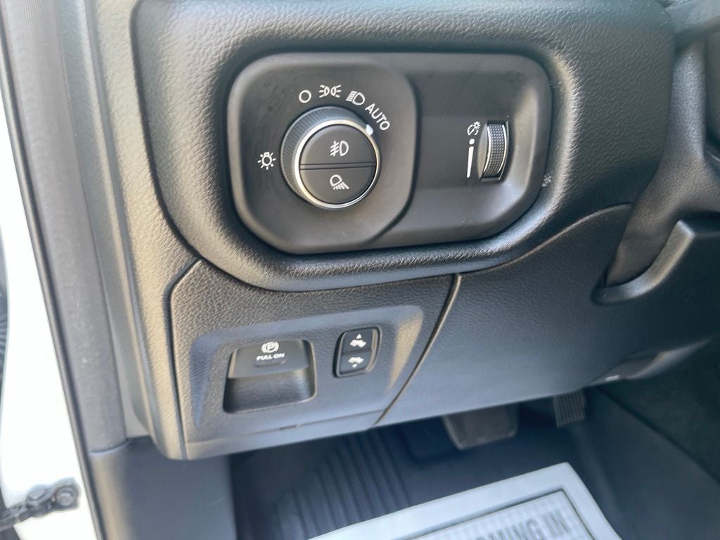 2021 RAM 1500 Lone Star Crew Cab 4x4 5'7' Box