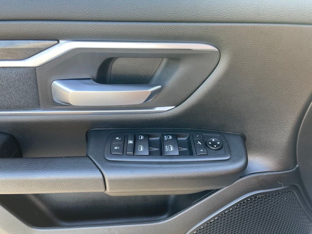 2021 RAM 1500 Lone Star Crew Cab 4x4 5'7' Box