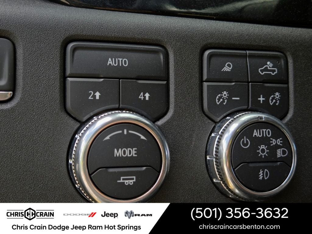 2025 GMC Sierra 1500 4WD Crew Cab Short Box SLT